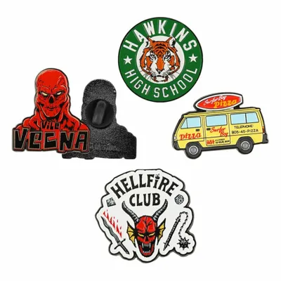 Produktbild von Cinereplicas Stranger Things – Set mit 4 Anstecknadeln „Stranger Things 4 Season“ – 3 cm – offizielle Lizenz