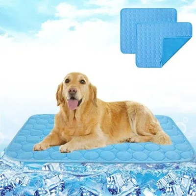 Produktbild von Famanu Kühlmatte für Hunde und Katzen - Selbstkühlend, wiederverwendbar, rutschfest, groß und sicher