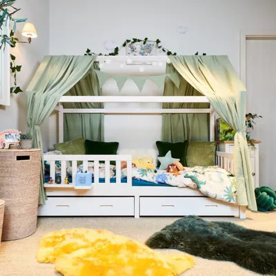 Produktbild von Alavya Home Hausbett CLOUD Komplett-Set 90x200 cm aus massiver Buche in Weiß mit Toniebox-Ablage, Schublade und Kaltschaummatratze