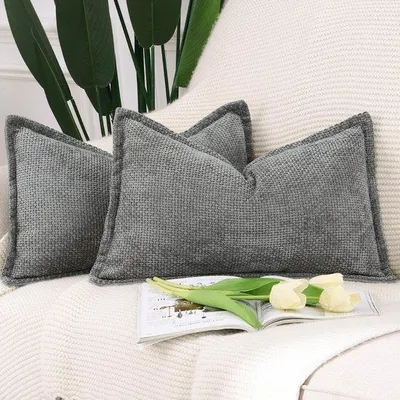 Obrázok produktu pre Sada 2 štýlových obliečok na vankúše z čenilky a zamatu Unyqoos ® s rozmermi 30 x 50 cm v tmavošedej farbe pre elegantný interiér