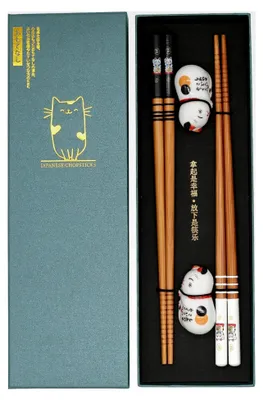 Produktbild von Sushi Essstäbchen Set mit Katzenmotiv, 2 Paare und Keramik-Unterleger