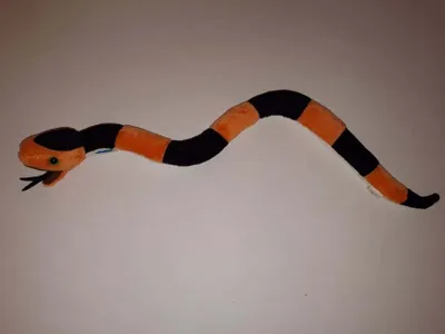 Produktbild von Cornelissen - Kuscheltier - Korallenschlange (orange schwarz) - 47 cm