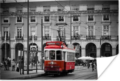 Produktbild von MuchoWow® Poster Schwarz-Weiß-Foto mit einer roten Straßenbahn 90x60 cm - Schlafzimmer