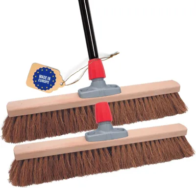 Produktbild von Novaliv 2x Kokosbesen 50 cm mit Stiel Kokosborsten Besen Naturborsten Ideal als Werkstattbesen mit Stiel Hallenbesen Industriebesen Hausbesen Kehrbesen Malerbesen Haarbesen Terassenbesen Besen weich