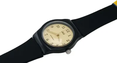 Produktbild von Q&Q Damenuhr Ø 29mm Analog 3 BAR schwarzes Silikonband