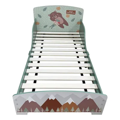 Produktbild von Kinderbett Grün mit Bären & Bergmotiv, beidseitigem Rausfallschutz und Lattenrost, Juniorbett für Kleinkinder, Gesamtmaße 143×77×60 cm, passend für Ma