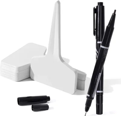 Produktbild von JatilEr 150PCS Pflanzenschilder, Kräuterschilder, Mini T-förmiges Gartenschild, Schilder zum Beschriften für Markenbeschreibung oder Kennzeichnung von Pflanzen im Garten (mit 2 Schreibwerkzeuge)