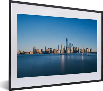 Produktbild von MuchoWow® MuchoWow® Gerahmtes Poster New York - Skyline - Blau 40x30 cm - Poster mit zchwarzem Bilderrahmen - Bilderrahmen - Poster im Rahmen