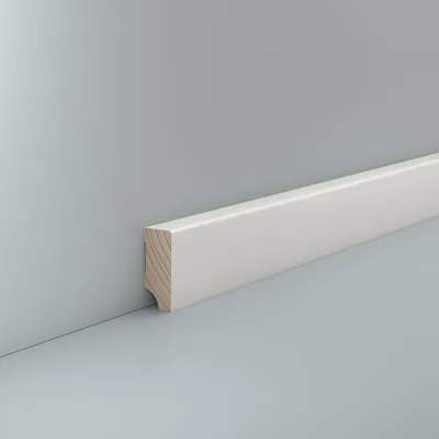 Produktbild von Sockelleiste weiß Kiefer 16 x 40 Lackiert RAL 9010 Fußleiste