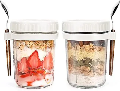 Produktbild von 2 Pack Overnight Oats Gläser, Overnight Oats Container mit Deckel und Löffel, 296 ml/10 oz Getreide, Milch, Gemüse und Obst Salat Lagerbehälter mit Messmarken (WEISS)