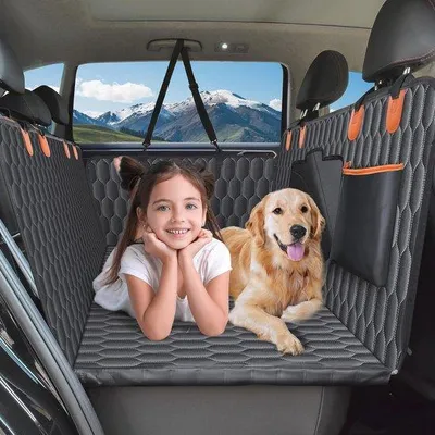 Produktbild von Famanu Rückbankverlängerung für Hunde - Antirutsch und wasserdichte Autoschondecke - Unterstützt bis 150 kg - Ideal für SUVs und Transporter