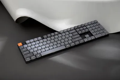Zdjęcie produktu dla Keychron K5 Max, Pełnowymiarowy (100%), Przewodowy i Bezprzewodowy, USB + RF Wireless + Bluetooth, Mechaniczna, RGB LED, Czarny, Szary