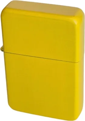 Produktbild von Atomic Feuerzeug Gelb Matt, 5,8 x 4 x 1,3 cm