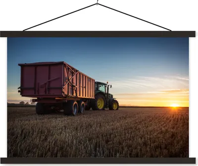 Produktbild von MuchoWow® Textilposter Traktor - Grün - Sonnenuntergang - Horizont - Grün - Landleben 90x60 cm mit schwarzem Rahmen - Aufhängungssatz