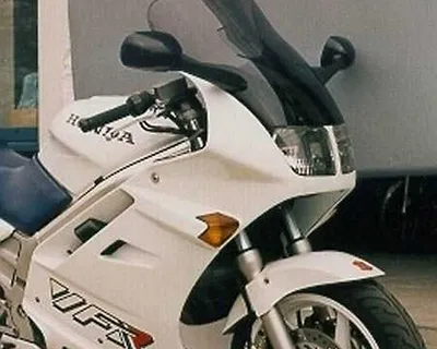 Produktbild von Scheibe MRA-Tourenscheibe, rauchgrau für Honda VFR 750 F, Baujahr 90-93 Motorrad