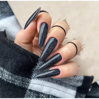 Produktbild von Künstliche Fingernägel Stiletto Lang Schwarz Glitzer Glossy mit Nagelkleber AHF7