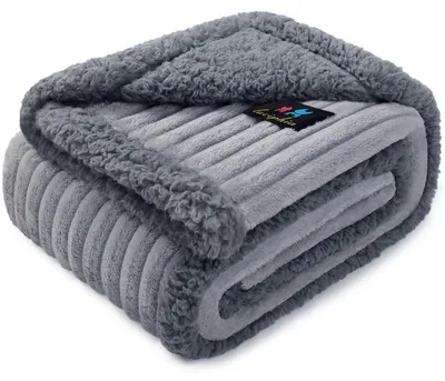 Produktbild von Wasserdichte Hundedecke aus Sherpa-Fleece, Grau