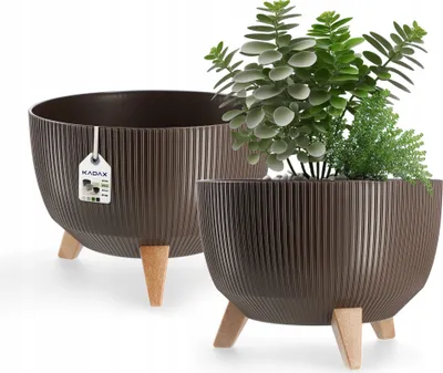 Produktbild von KADAX Kunststoff Blumentopf "Milis", Blumenkübel mit drei Einsteckstützen, Braun, 29 cm