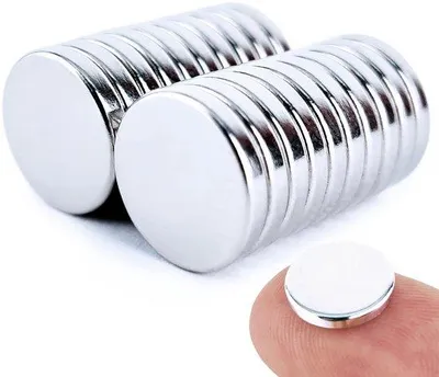 Obrázok produktu pre Silné neodymové magnety 12 x 2 mm, 20 ks – malé guľaté magnety na chladničku