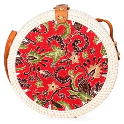 Produktbild von Geflochtene Strohtasche Orange mit Muscheln und Federn Nachhaltig und Handgefertigt Clara UNICA 20x20x10 cm