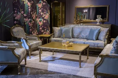 Produktbild von Casa Padrino Luxus Barock Wohnzimmer Set Hellblau / Gold - 2 Barock Sofas & 2 Barock Sessel & 1 Barock Couchtisch - Wohnzimmer Möbel im Barockstil - Barock Möbel - Barock Einrichtung