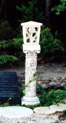 Produktbild von Casa Padrino Barock Garten Stein Laterne mit Säule Weiß 34 x 34 x H. 148 cm - Garten & Terrassen Stein Leuchte - Garten & Terrassen Beleuchtung im Barockstil - Barock Außenbeleuchtung - Barock Möbel