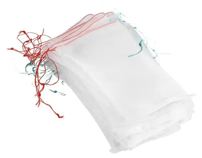 Productafbeelding van 50 Herbruikbare Fruitbeschermzakken - Nylon Net met Trekkoord voor Planten