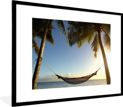 Produktbild von MuchoWow® Gerahmtes Poster Strand - Hängematte - Palmen 80x60 cm - Poster mit Schwarzem Bilderrahmen Wandposter Rahmen Foto Bilder - Schlafzimmer-Dekorationen - Fotoposter