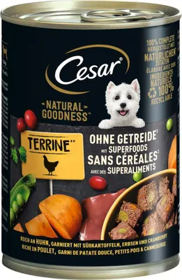 Produktbild von CESAR® NATURAL GOODNESS™ Dose in Pastete reich an Rind, garniert mit Karotten, grünen Bohnen & Kräutern 400g