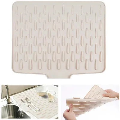 Productafbeelding van Unyqoos® siliconen afdruipmat, 40 x 32,5 cm – hittebestendig (-40°C tot 230°C), antislip, BPA-vrij, met afvoerkant, opvouwbaar, geschikt voor servies en pannen