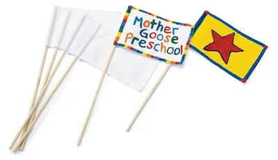 Imagen del producto de Colorations, banderines de tela blancos, kit de manualidades con asta, 12 unidades