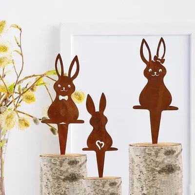Immagine prodotto di Set di 3 coniglietti in ferro arrugginito per la Pasqua in giardino - Accessori da giardino e decorazioni per esterni