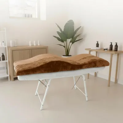 Produktbild von Wellenmatratze 180x60 cm mit Memory-Schaum & Veloursbezug – Anatomische Matratze für Kosmetikliege, Wimpernverlängerung & PMU, camel