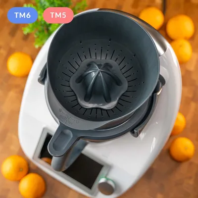 Produktbild von mixcover Saftpresse Orangenpresse Zitruspresse kompatibel mit Vorwerk Thermomix TM6 und TM5, einfach entsaften, Entsafter