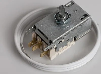 Produktbild von daniplus Thermostat K59-L1260, K59L1260 passend für AEG, Electrolux, Zanussi 226215403/8, 2262154038