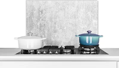 Produktbild von KitchenYeah®  Spritzschutz Küche - Küchenrückwand - Wandschutz für Herd und Spüle - Beton - Grau - Wand 70x50 - Alu-Dibond (Alternative zum Spritzschutz aus Glas) - Hitzebeständig - Herdspritzschutz -