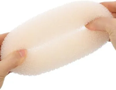 Image de Coussin de bain pour soutenir la nuque et le dos dans la baignoire