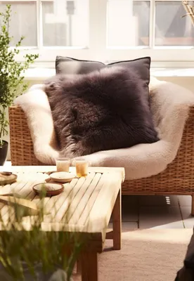 Produktbild von Lammfellkissen Merino Braun mit Inlett -