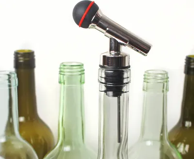 Produktbild von Winkee Rocks - Mikrofon Flaschenverschluss und Ausgießer