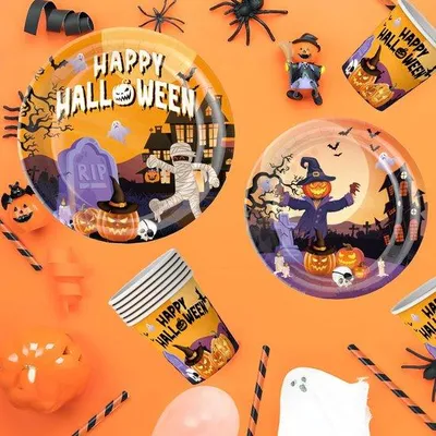 Productafbeelding van Ibenzoa® Halloween servies set voor 10 personen – 10 papieren borden (Ø18 cm) en 10 papieren borden (Ø23 cm), 10 papieren bekers, 10 rietjes, 10 servetten met Halloween-motieven