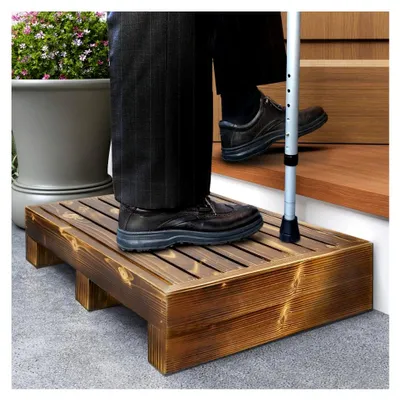 Produktbild von Trittstufe für Innen- und Außenbereiche, 100% Massivholz, 8,9 cm hoch, rutschfeste Oberflächen und Füße, Mobilitätshilfe
