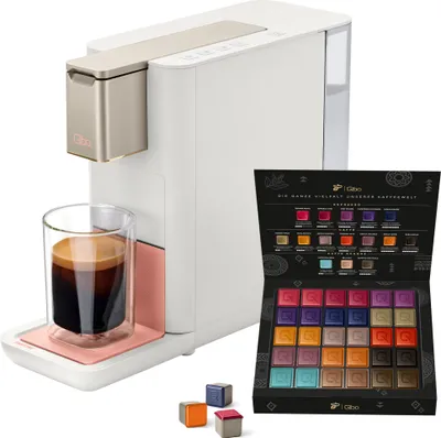 Produktbild von Tchibo Qbo ICONIC Pantone™ Premium Kapselmaschine inkl. 30 recyclebare Qbo Kapseln für Espresso, Caffè und Caffè Grande, kompaktes, innovatives Design, Muted Clay