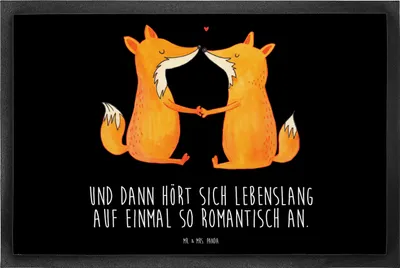 Produktbild von Mr. & Mrs. Panda Sauberlaufmatte Füchse Liebe 40 x 60 cm - Schwarz - Geschenk, fußmatte, Partner, Fussmatte, Bodenvorleger, Paar, Schmutzfangmatte, Fuchs, Schmutzmatte
