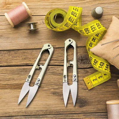 Produktbild von 2 Federscheren für Schneiderarbeiten, professionelle U-förmige Metall-Schneiderfadenspule, präziser Schnitt für Stickereien, Stoffe, Garne, DIY-Projekte, Bonsai, Gemüse und Pflanzen