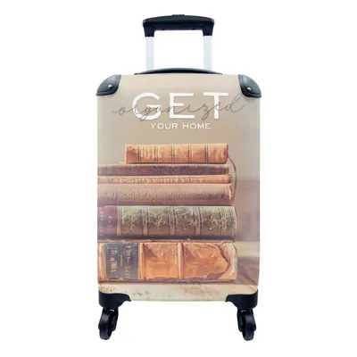 Produktbild von MuchoWow® Koffer Handgepäck Trolley Rollkoffer Kleine Reisekoffer mit 4 Rollen - Sprichwörter - 'Organisiere dein Zuhause' - Zitate - Cabin Size < 55x40x23 cm & 55x40x20 cm - Fotokoffer - Kabinenkoffer - Boardgepäck - Reise-Box - Reisekoffer - Reisegepäck - Koffer mit Bild - Trolley für Kinder