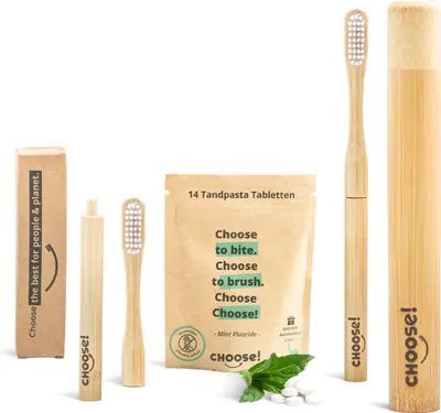 Produktbild von CHOOSE Bambus Zahnbürsten - Set - Bambus Zahnbürste (2x), Zahnbürstenetui & Zahnpasta Tabletten 14 Stück | Reisefreundlich | Plastikfrei Zähneputzen, vegan und umweltfreundlich