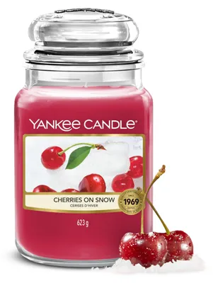 Produktbild von Yankee Candle Duftkerze | Cherries on Snow Großes Glas | Lange Brenndauer: bis z
