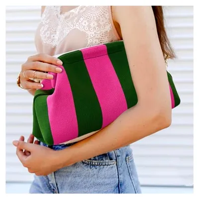 Produktbild von Gestreifte Damenhandtasche aus Häkelgewebe für den Sommer