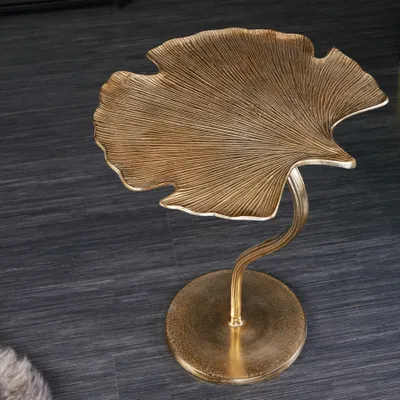 Produktbild von riess-ambiente Dekorativer Beistelltisch GINKGO LEAF 55cm gold Metall Tisch Couchtisch
