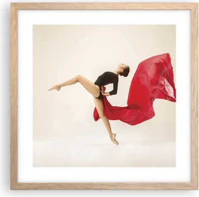 Produktbild von Gerahmtes Poster - Rahmen in heller Eiche - Ballerina Tanz Rot - 40x40 cm - Wand Bild - Wanddeko - Wandbilder - Kunstposter - Wandposter - Bilderrahmen - Bilder - Kunstdruck - P2NAC40x40-4437